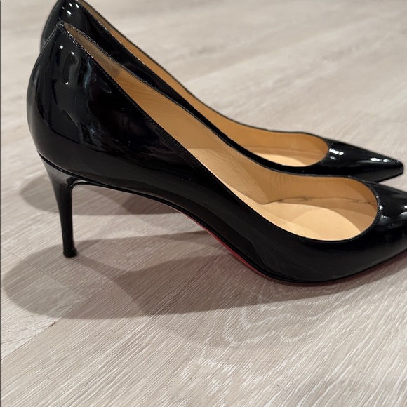 Christian Louboutin patent pointed toe Black Heels - Picture 7 of 8